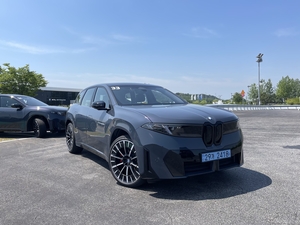 BMW 미래 담은 ‘더 뉴 iX3’…‘노이어 클라쎄’ 시대 개막 [시승기]