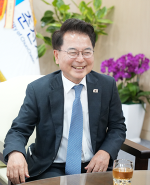 [박에스더의 사람을 묻다] 육동한 춘천시장이 그리는 ‘초일류도시 춘천’…“다시 뛰는 게 아니라 완성하는 4년”