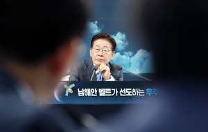 [분석] 李대통령엔 등 돌려도 민주당 지지는 유지...‘코어층 이탈론’ 현실화