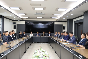 새 판 짠 횡성 군정…장신상號 업무 공유 확대·제10대 의회 공식 출범
