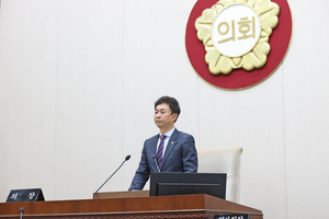 원주시의회 첫 원구성 마무리…문정환 의장·김지현 부의장 선출
