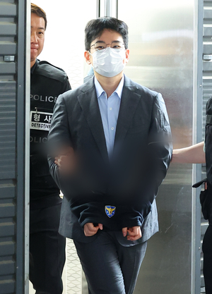 ‘음료 피습 자작극’ 정이한 전 부산시장 후보 구속 기소
