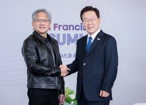 李 대통령, 젠슨 황·올트먼 연쇄 회동…“지금은 韓 AI 황금시대”