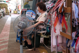 경남 양산 40.3℃ 올 첫 ‘40℃ 돌파’…부산 122년 만에 신기록