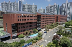 학생 준다고 교육비 줄이나…부산교육청 “현장은 달라”