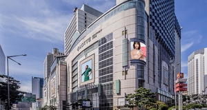 외국인 몰린 백화점 ‘질주’…롯데쇼핑, 2분기 실적 반등 이끌었다