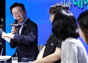 ‘2030 지지율 폭락’ 李, ‘청년 챙기기’ 나서지만…“내로남불·불공정 민심, 회복 쉽지 않다”