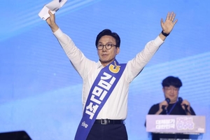 ‘86 기획통’에서 집권당 수장으로…김민석의 파란만장 정치 궤적