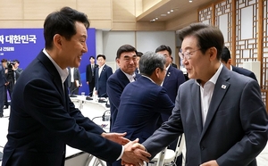 태릉·과천 등 그린벨트 총량 예외…오세훈은 李 앞에서 “용산공원 개발 반대”