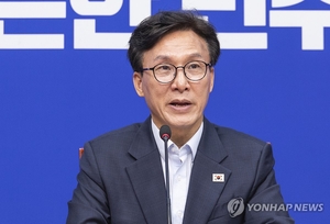 김민석 “중도·보수 아우르는 인물 대대적 영입”…민주당 외연 확장 시동