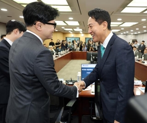 흔들리는 ‘오동석’, 힘 받는 장동혁…보수 재건 ‘난기류’