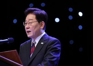 李대통령 “전쟁끝낼 당사자간 논의 시작하자…북핵 멈출 방안도”