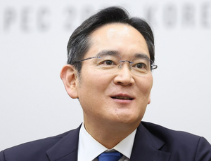 이재용, 홍라희 관장 삼성전자 주식 1.9조원어치 매수