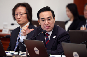 ‘적극재정’ 지속, 2030년 지출 1000조 돌파…나랏빚 1700조 넘어