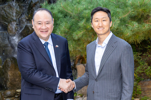 HD현대 정기선, 필리핀 국방장관과 조선·방산 협력확대 논의