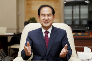 김희수 전 진도군수, 학력 표기 고발