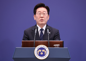 李대통령 “연임 생각 전혀 없다…지선 이후 국민 걱정에 당황”