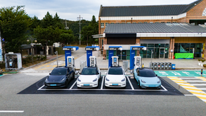 고속도로 첫 400kW 초급속 충전기 등장…20분 안팎이면 충전