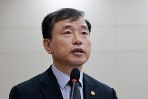 시행 전부터 ‘혼란 불가피’…두 달 만에 삐걱대는 ‘가짜뉴스법’