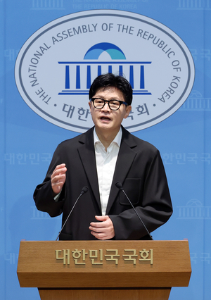 한동훈 “전재수가 주인공, 나는 조연”…부산 현안엔 협력·여권엔 맹공