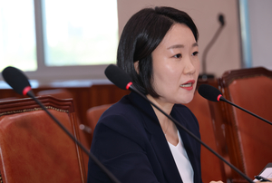 이소영 청문회가 던진 질문…환경단체 ‘해외재단 후원’ 논란 [기후에너지환경 단상]