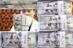 “빚 갚을 여력 바닥났나”...은행 대출 연체율 10년래 최고