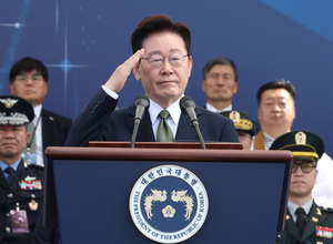 “북한 경멸한다”던 李대통령 北지뢰에 “응징” 말 못하는 속사정