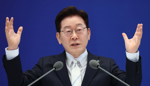 이 대통령 지지율 37%…민주당 35% ‘정부 출범 후 최저’