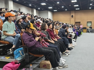 안동 실버가요제 ‘왕중왕전’ 열기 후끈…인생을 노래한 은빛 가수들의 감동 무대