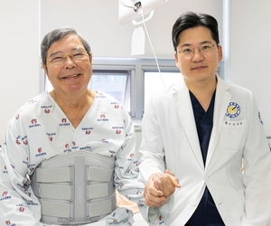 ‘다리 마비와 감각장애’ 미국인 의사, 연세사랑병원서 응급 척추수술