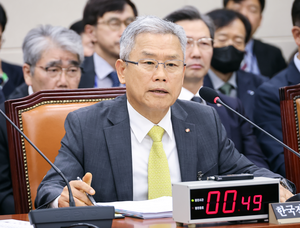 [2026 국감] 김동철 한전 사장 “전력망 투자 위해 전기요금 인상 논의 필요”