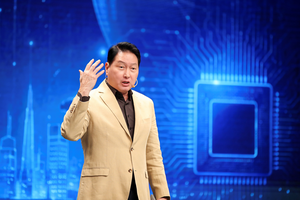 최태원 “20대로 돌아가면 무조건 창업…AI가 못하는 일 찾아야”