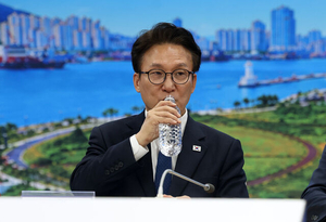 ‘조희대 탄핵’ 꺼낸 김민석, 왜 결단은 미루나