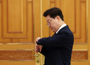 법무부 장관 2개월째 공백…‘충성’과 ‘검증’ 사이 갇힌 청와대