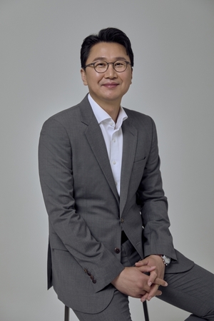 ‘비혈연 승계’ 택한 세라젬 창업주…‘내부 출신’ 이경수 대표 양자 입양