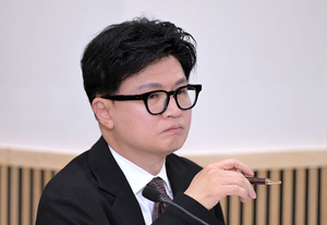 野도 한동훈 때리기…보수 재편 주도권 신경전