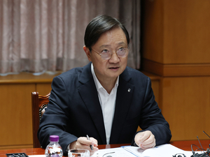 이찬진, 은행지주 이사회에 날 선 주문...“승계 절차 투명성 높여라”