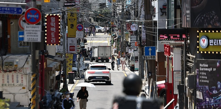 한국만 예외? 소규모 사업장 근기법 적용, 글로벌 기준은