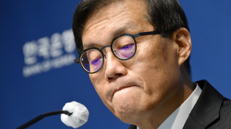 “집값 잡자” 초강력 규제에…한은 금리인하, 더 멀어졌다