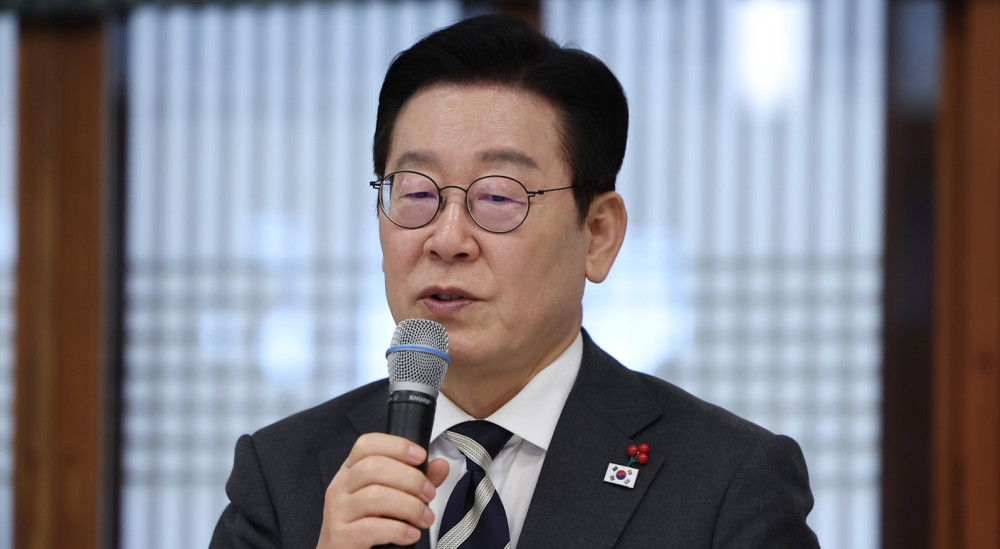 李 대통령 지지율 53.1%…검찰개혁안 갈등에 3.7%p 급락