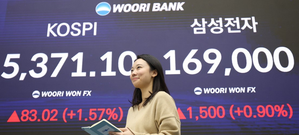 삼성전자 시총 1000조 돌파…코스피 5371 ‘사상 최고’