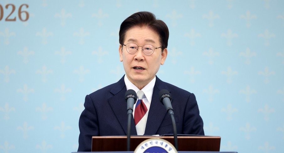 李지지율 61.2% 5주만에 ↓...민주 49.9% 국힘 31.3%