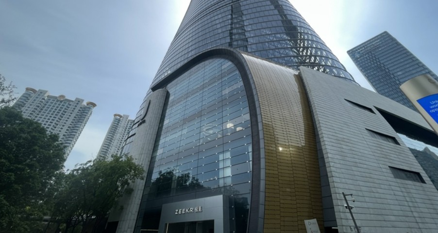 상하이 한복판서 마주한 지커…“중국산 편견 지웠다”