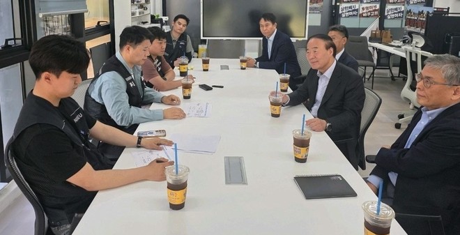 파업 끝내고 협의하자는 삼성전자 노조, 벼랑끝 전술?