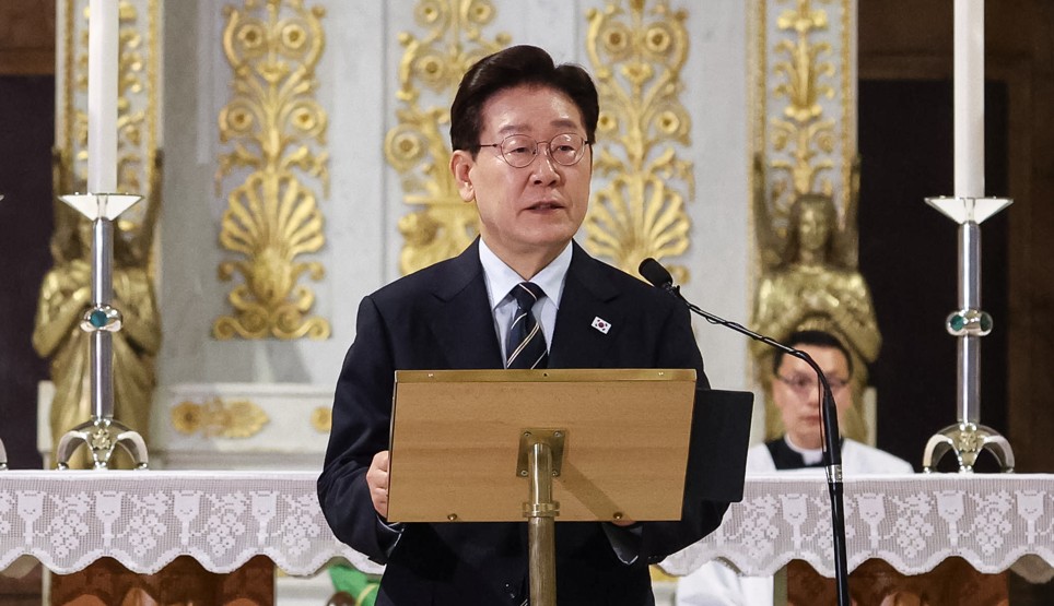 李지지율 51.5% …민주 38% vs 국힘 44.3% ‘첫 역전’