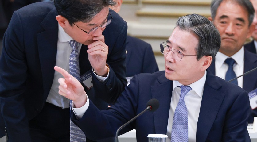 “김용범 믿고샀다가 낭패”…레버리지 靑정책 책임론 확산