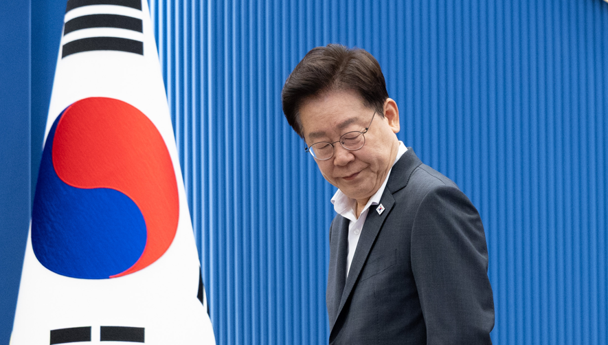 李지지율 40.2% 6주째 하락…또 역대 최저치 경신