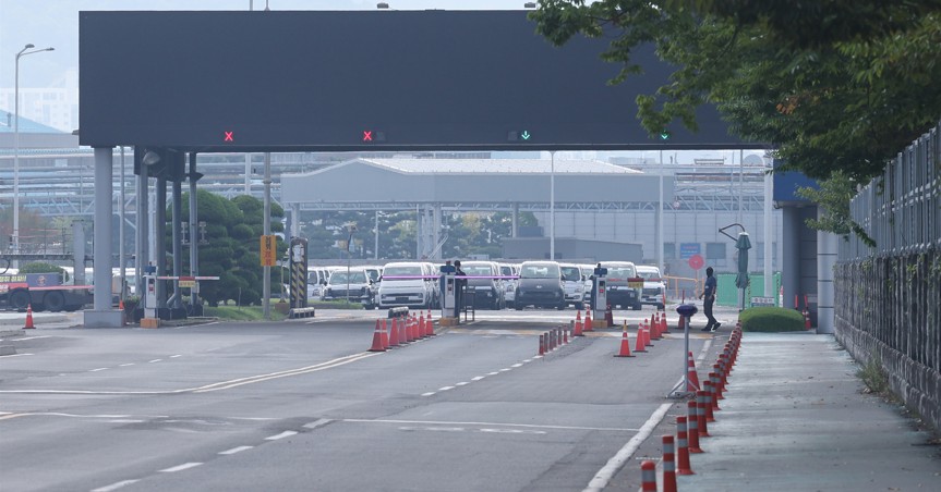 멈춰 선 현대차 생산라인…노조, 10년만에 전면파업 돌입