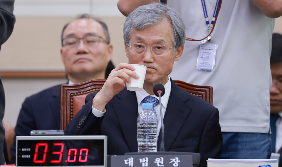 “제2 윤석열 꿈꾸냐” 질타에 조희대 “너무 모욕적”
