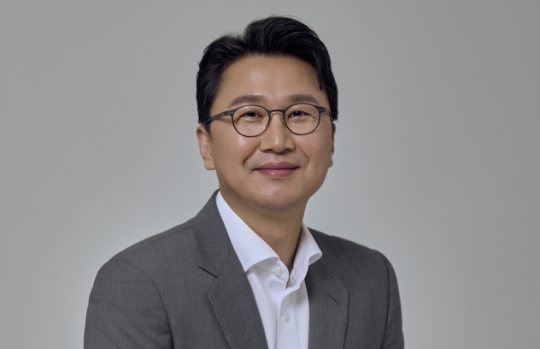 ‘비혈연 승계’ 세라젬 창업주, 이경수 대표 양자 입양